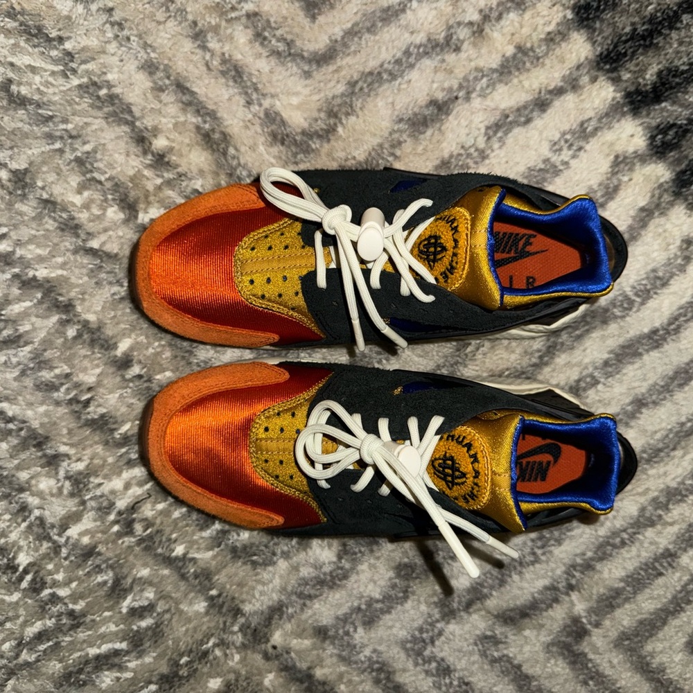 Nike Women's Sneakers in Orange, Blue, and Gold - Picture 2 of 3